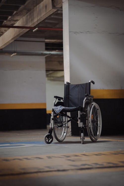 comment nettoyer un fauteuil roulant : nos conseils